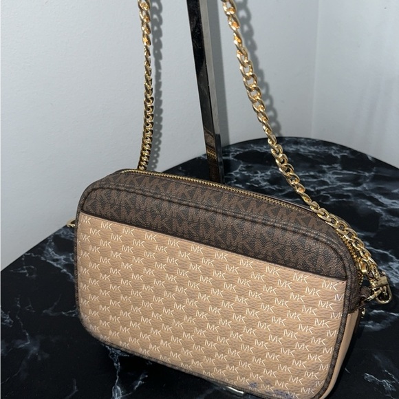 Michael Kors Jet Set Charm East West Camera Crossbody Camel Beige AUTHENTIC - Picture 6 of 10